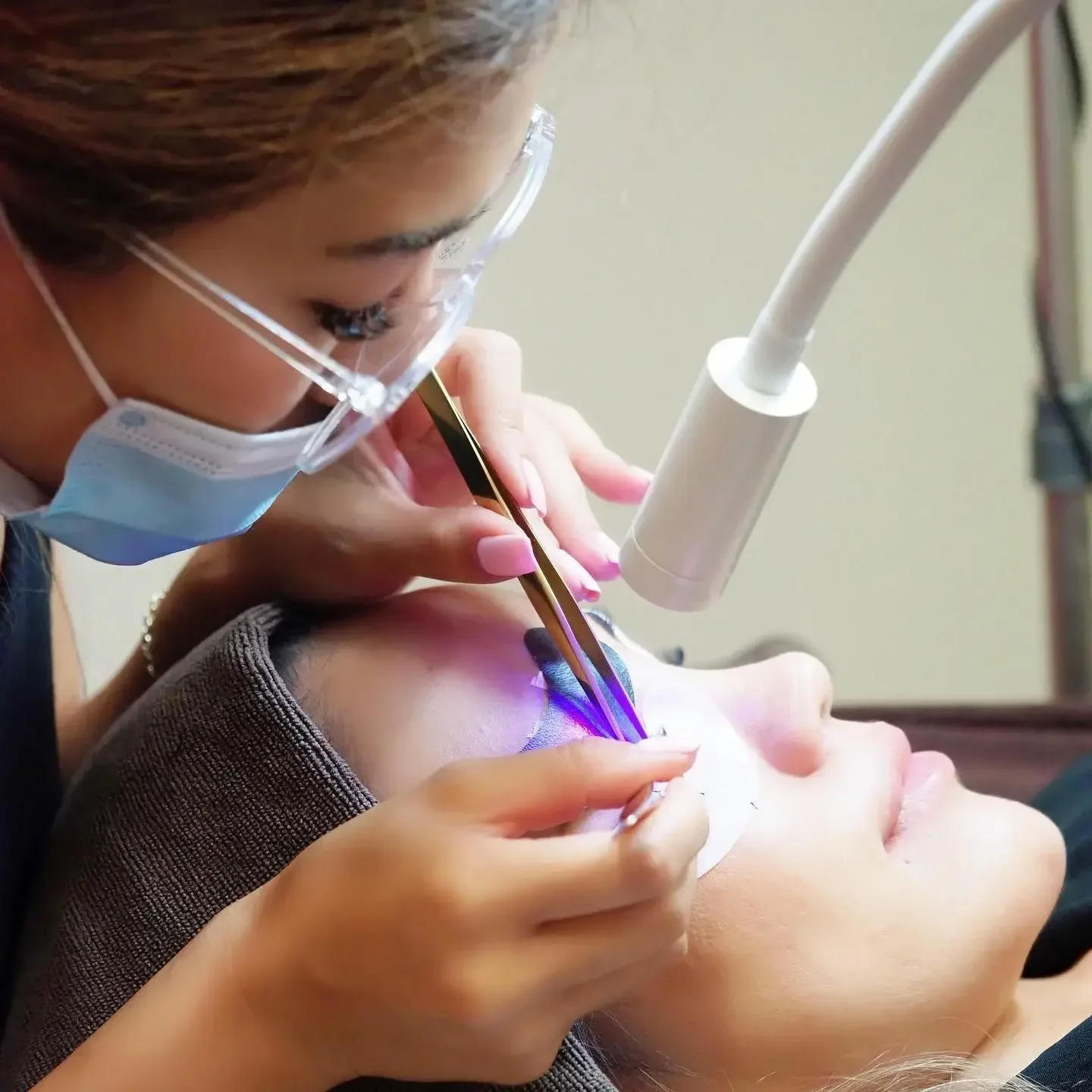 Description Picture 6 of itemModern Minimalism LED UV Purple Line Adhesive Curing Lamp Beauty, Nail, Eyebrow, False Eyelash Grafting Foot Step LED Floor Lamp