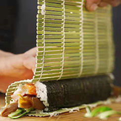 1pcs Sushi Bamboo Curtain Roll Mat Sushi Spoon DIY Onion Rice Roll Kitchen Tools Cooking Accessories Bamboo Sushi Making Tool