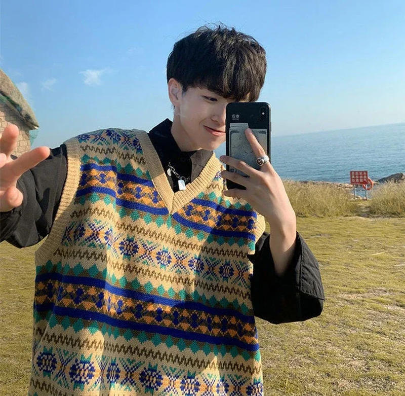 Description Picture 6 of itemMen's Clothing Sleeveless V Neck Plaid Vest Knit Sweater Male Argyle Waistcoat Classic Sweatshirts 100 Pure Cashmere Sheap Tops