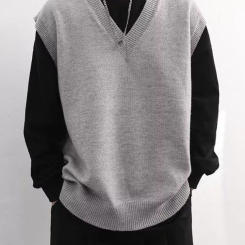 Knitted Sweaters for Men Plain Man Clothes Vest Sleeveless Solid Color V Neck Waistcoat Cigaret A Street Korean 2023 Autumn Tops