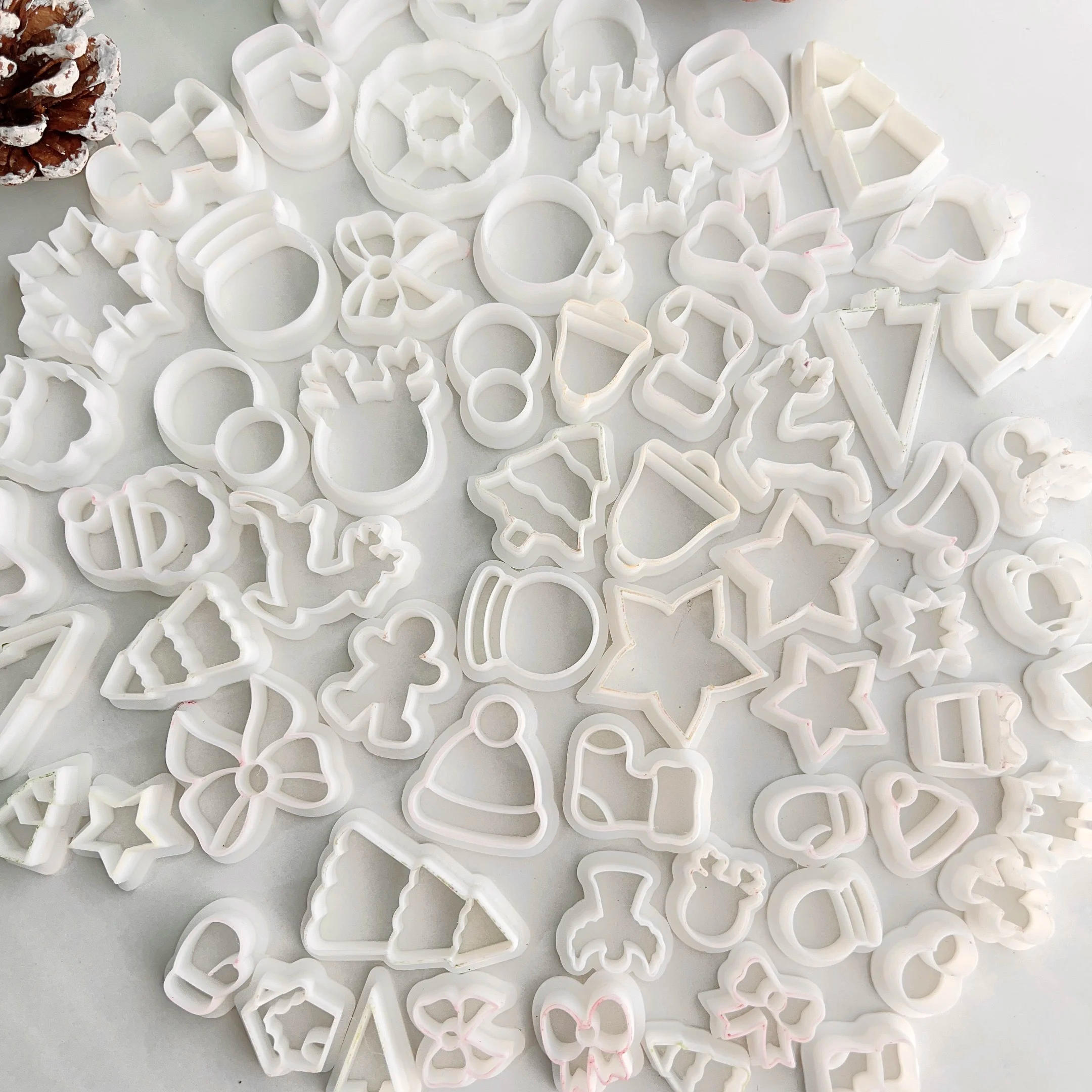 Description Picture 6 of itemDIY Christmas Snowman Polymer Clay Cutter Soft Pottery DIY Earrings Jewelry Pendant Cutting Mold Jewelry Modeling Pottery Tool