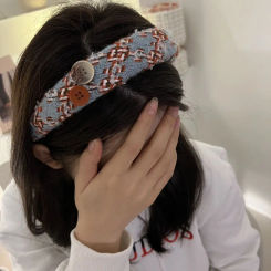 Sweet Headdress Plaid Headwear Button Makeup Wide Side Korean Style Headband Wool Hair Hoop Hair Accessories Women Hairband