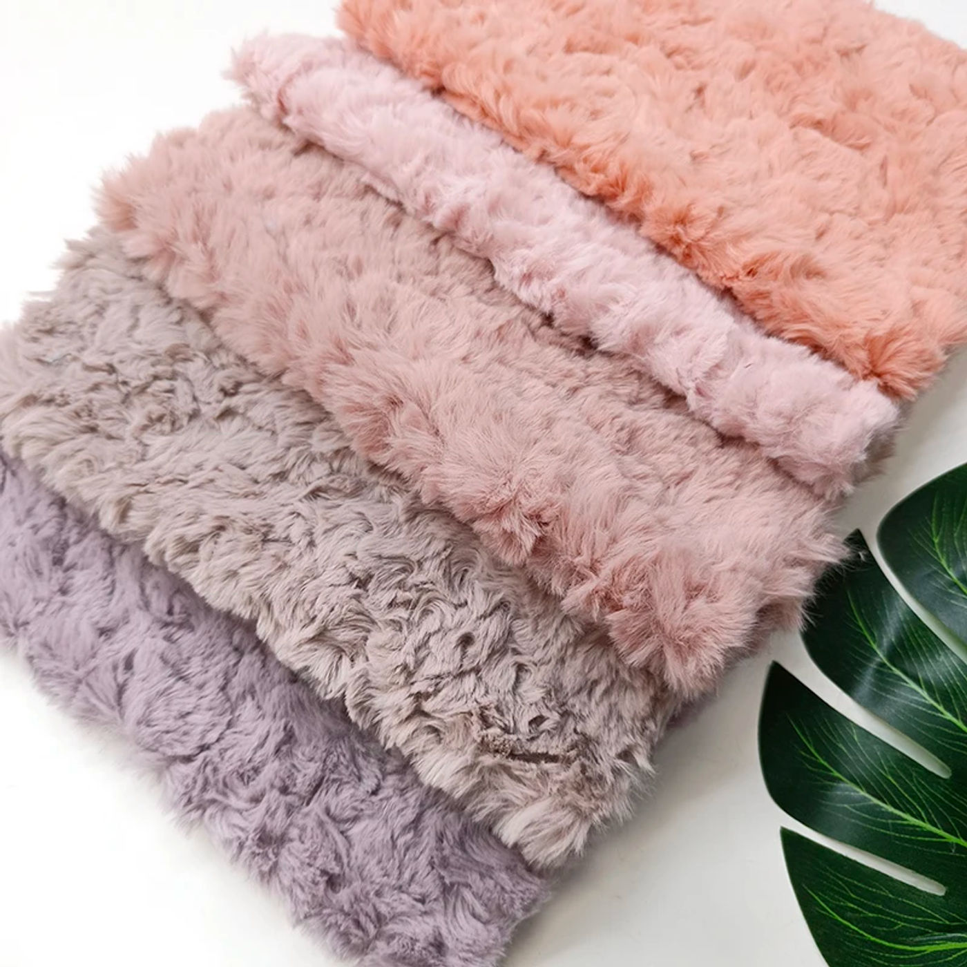 Description Picture 4 of itemSewbato 1cm 100% Polyester Faux Fur Fabric 160x50cm Antibacterial Minky Fabric Handmade Doll/autumn/winter Clothing Plus Fabric