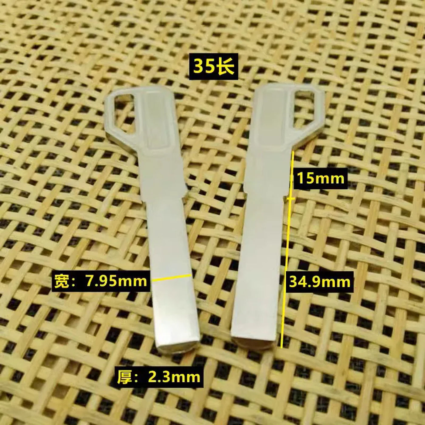 Slide 806128be5dd44907af1d8c80b3b388bd