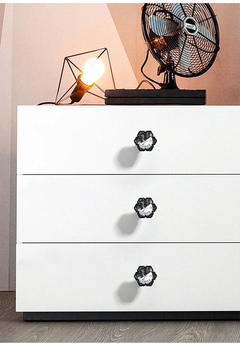 Description Picture 4 of itemSnow Diamond Knobs Cabinet Drawer Knobs and Handles Light Luxury Clothes Cabinet Door Handles Drawer Pulls Furniture Hardware