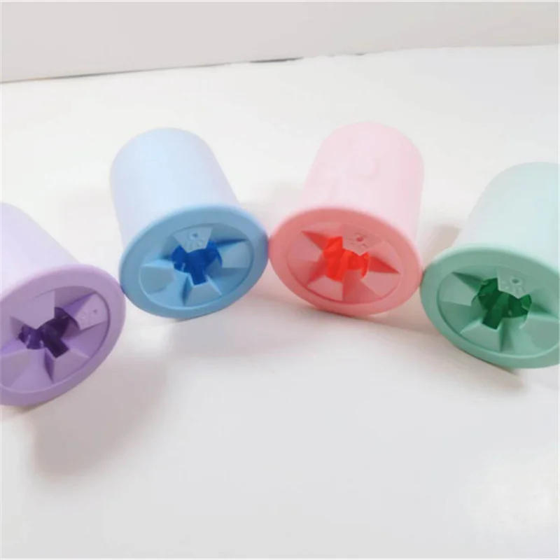 Description Picture 4 of itemPortable Dog Cat Dirty Paw Cleaner Cup Puppy Kitten Feet Washer Soft Silicone Pet Foot Wash Cup Foot Cleaning Bucket