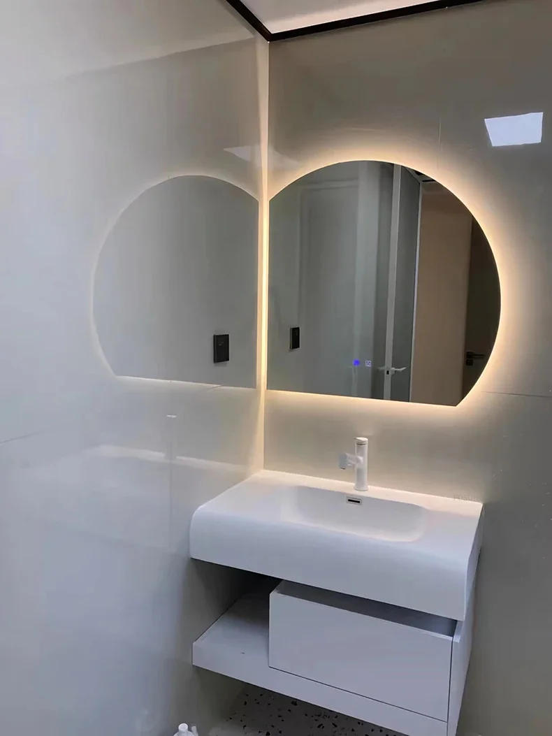 Description Picture 5 of itemCreative Semicircular Mirror for Bathroom Large Size Touch Screen LED Light Bath Mirrors Modern Simple Glass Mirrors for Hotel