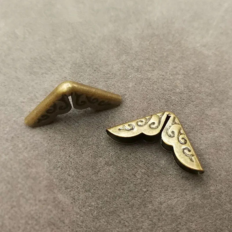 Description Picture 5 of itemHot 4/12Pcs  Antique Brass Metal Book Corners Scrapbooking Notebook Albums Menus Folders Corner Protector Bronze Tone Home Decor