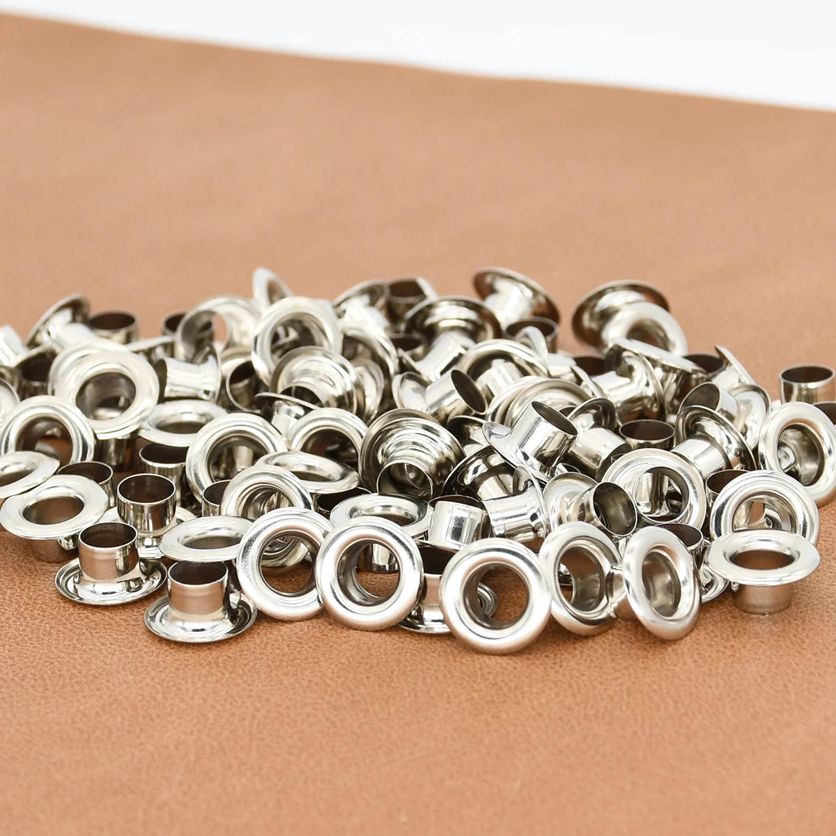 Description Picture 5 of item100sets 4.5mm Brass Eyelets Grommets with Washer for Diy Leathercraft Accessories Shoes Belt Cap Bag Tags Clothes Repair Parts