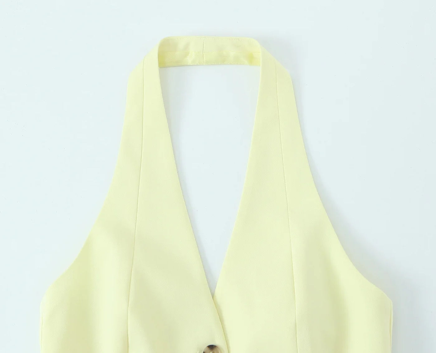 Description Picture 6 of item2025 RARA Summer New Arrivals Women's Halter Collar Vest Top + Double Pleated Pants Set Loose and Casual