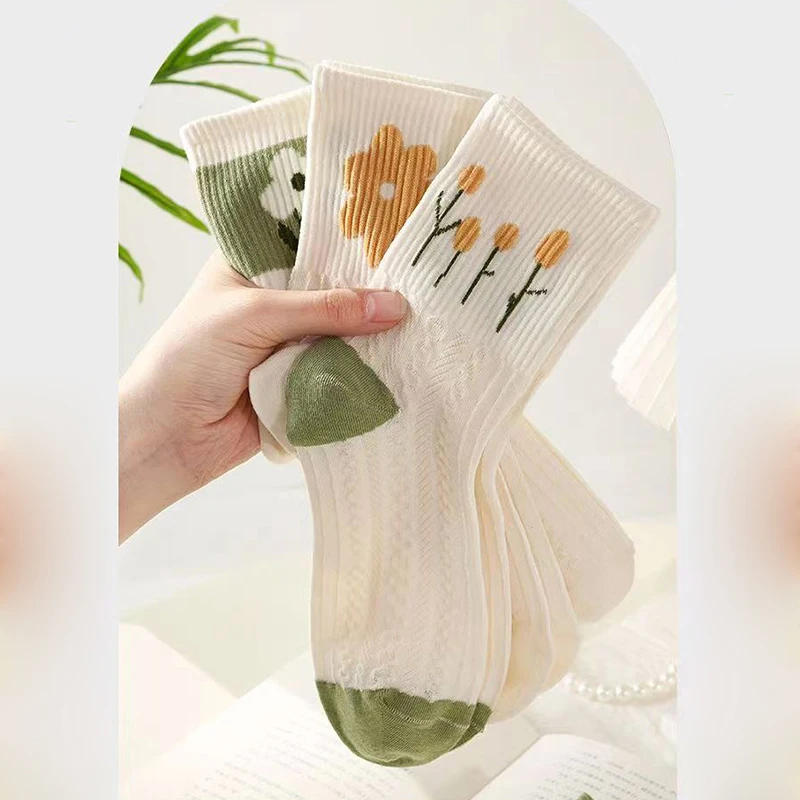 Description Picture 4 of item5 Pairs WOMEN'S Floral Print Jacquard Socks Summer Thin Wicking Sweat Breathable Mid-tube Socks Youth Student Socks 35-40