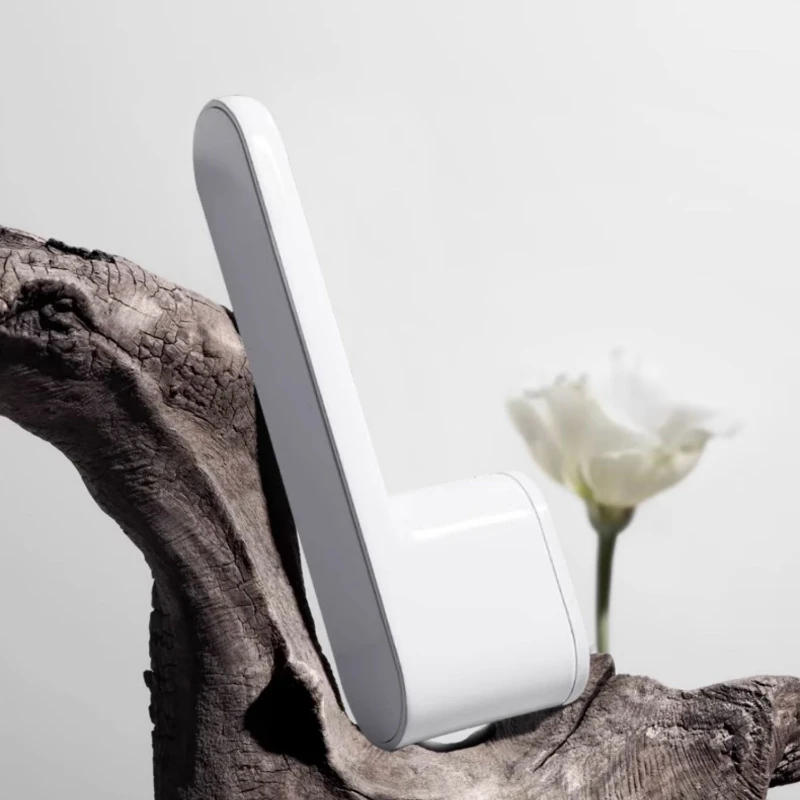 Description Picture 6 of item1 set of indoor door locks minimalist household hidden key bedroom silent handle lock with key included Electroplated