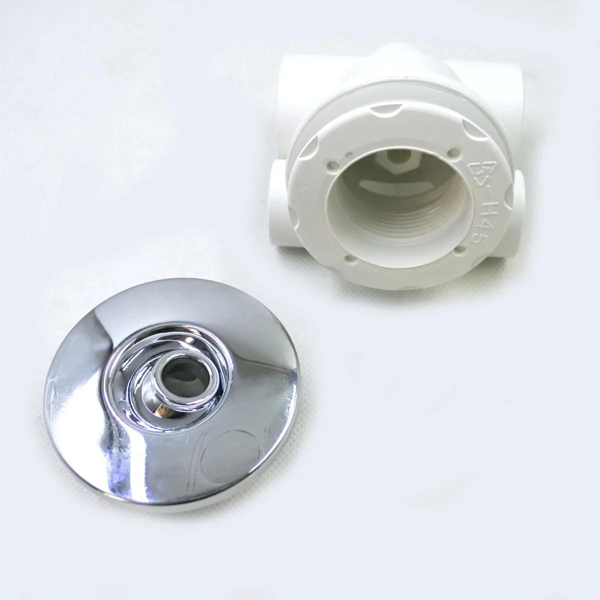 Description Picture 3 of item65mm face cap flat nozzle, 2.5 inch spa nozzle, suitable for massage tub, good reflective texture