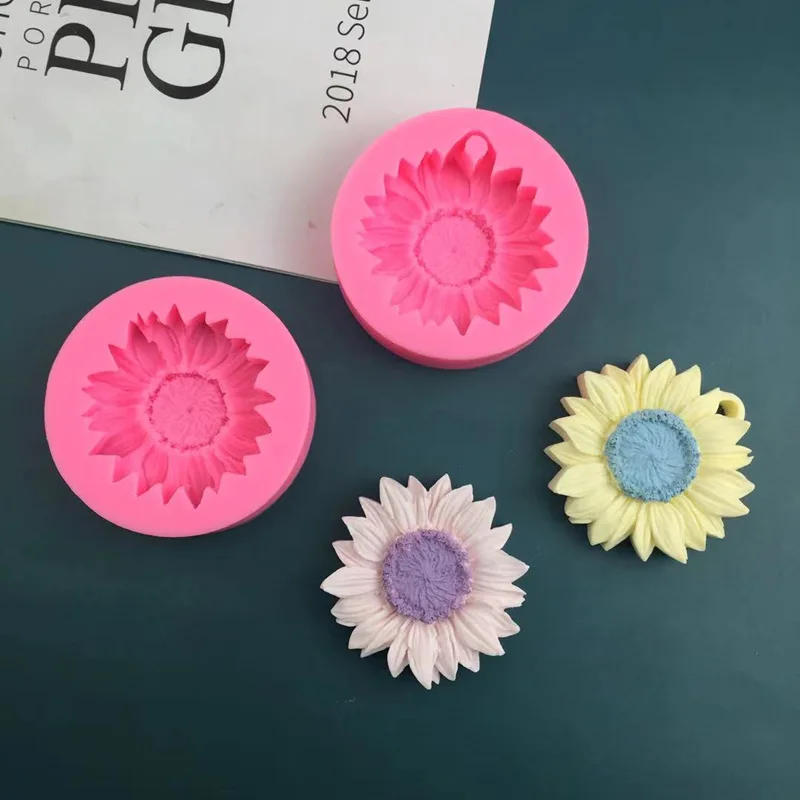 Description Picture 6 of itemDaisy Sunflower Scented Candle Silicone Mold Aromatherapy Soap Mold Drop Glue Hanging Decoration Mold