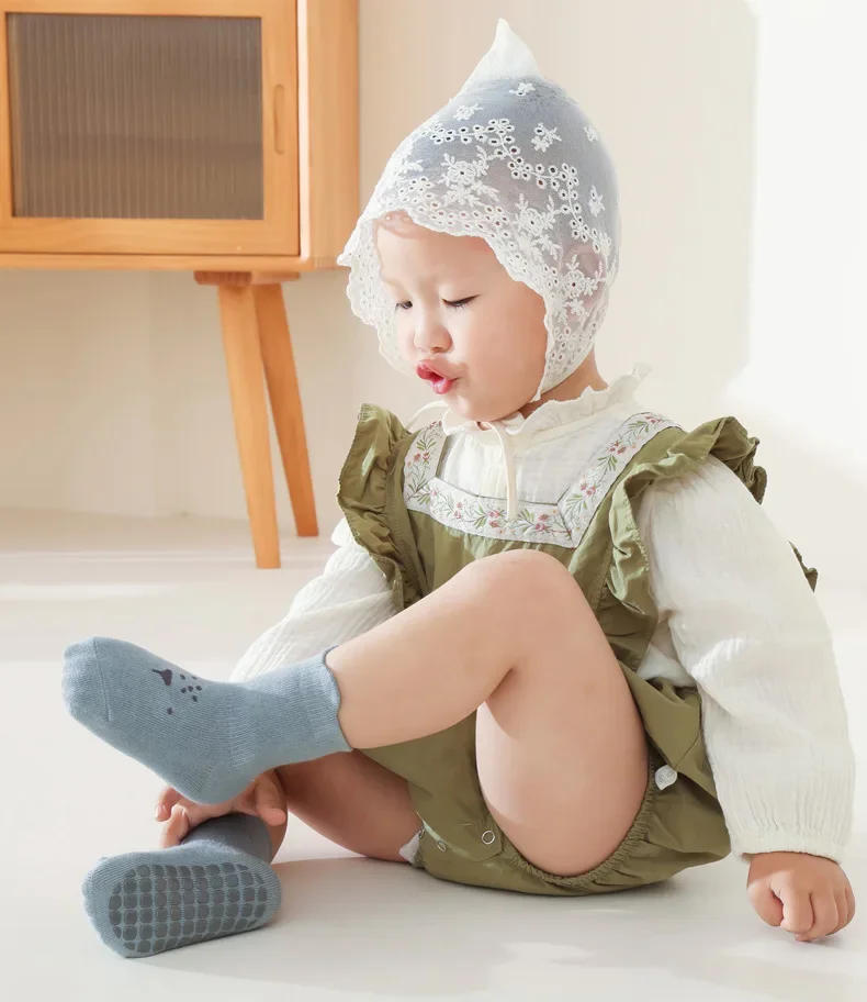 Description Picture 3 of item3/1 Pairs Cartoon Baby Socks Infant Newborn Anti-Slip Cotton Floor Socks For Girls Boys Cute Unisex Rubber Grips Toddler Socken