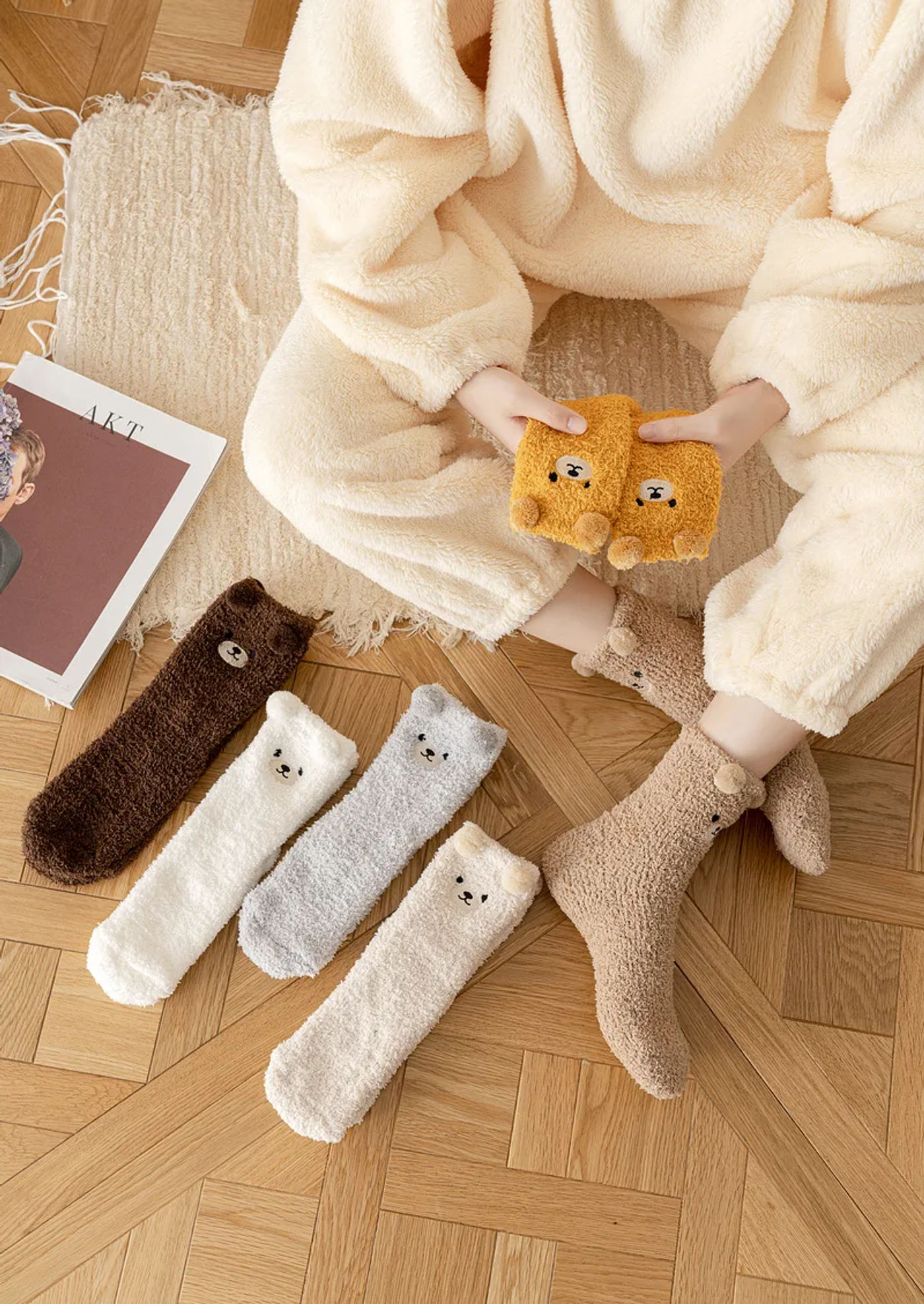 Description Picture 3 of itemCoral Velvet Women's Winter Thickened Plush Warm Comfortable Sleeping Sock Cute Cartoon Lovely Floor Socks Nice Plus Stockings
