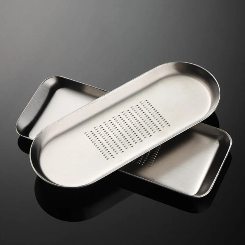 Description Picture 3 of itemPortable 304 Stainless Steel Garlic Grinder Manual Rust-proof Ginger Grater Handheld Thickened Garlic Mill Tool Yam