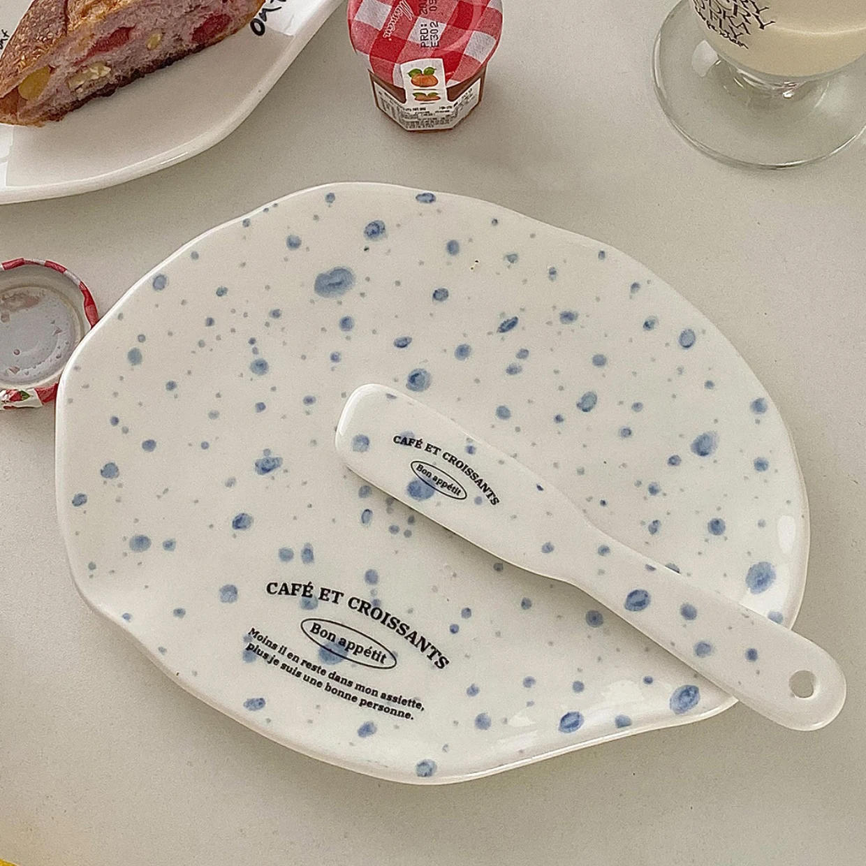 Description Picture 6 of itemCeramic Plate Dinner Set INS Lovely Tulip Donuts Butter Cheese Knife French Dessert Plate Jam Cream Spatula  Wedding Tableware