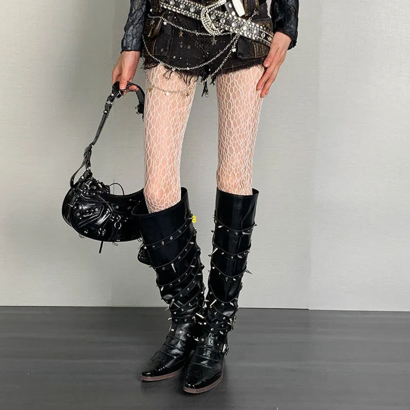 Description Picture 6 of itemWomen Sexy Tights Medium Grid High Waist Silk Stockings Punk Gothic Irregular Mesh Fishnet Hollow Out Pantyhose Subculture Black