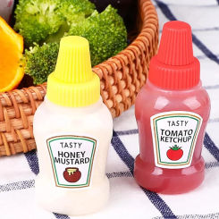4pcs mini picnic portable ketchup bottle, oil bottle, lunch sauce box, condiment dispense bottle