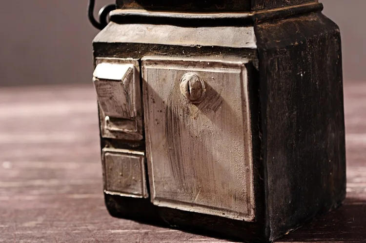 Description Picture 5 of itemRetro Vintage Telephone Model Wall Hanging Furniture Phone Crafts Gift for Coffee Bar Old Antique House Phones Statue Decoration