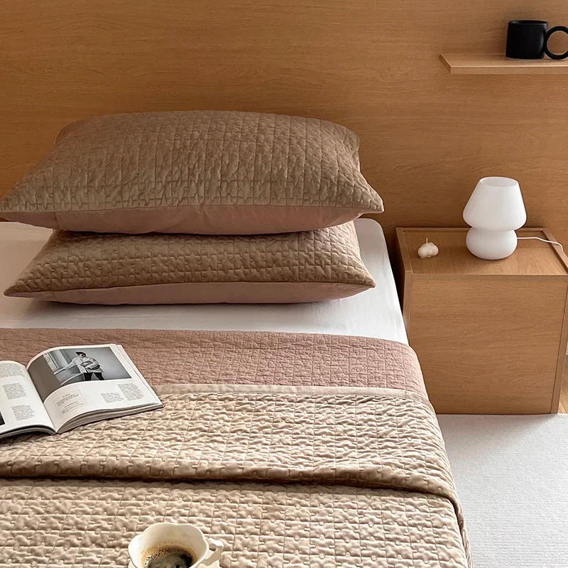 Description Picture 3 of itemSoft velvet Bedspread on the bed cover cotton plaid Bedspreads for double sheets blanket sofa cover Mattress topper