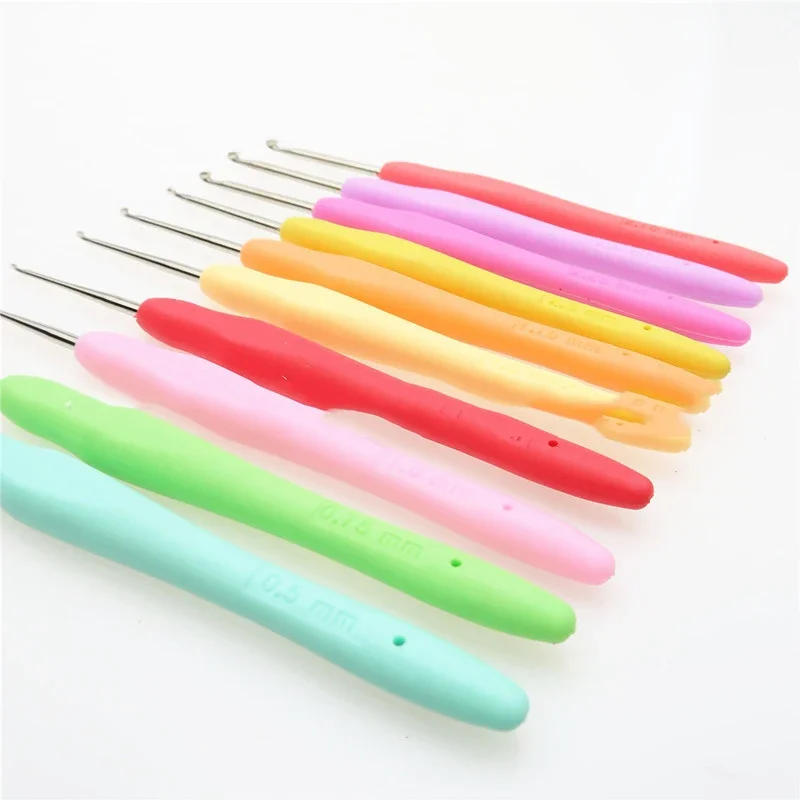 Description Picture 5 of item10PCS Knitting Needles 0.5-2.75mm Rubber Handle Crochet Hooks Yarn Crochet Needle Weaving Crochet Hooks Set DIY Craft Tools