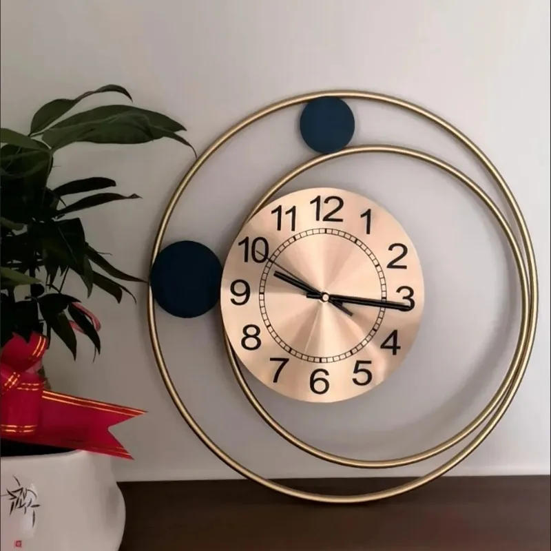Description Picture 3 of itemModern Light Luxury Style Wall Hanging Living Room Bedroom Indoor Clock Ornaments Home Fashion Quiet Simple Clock Home Decor