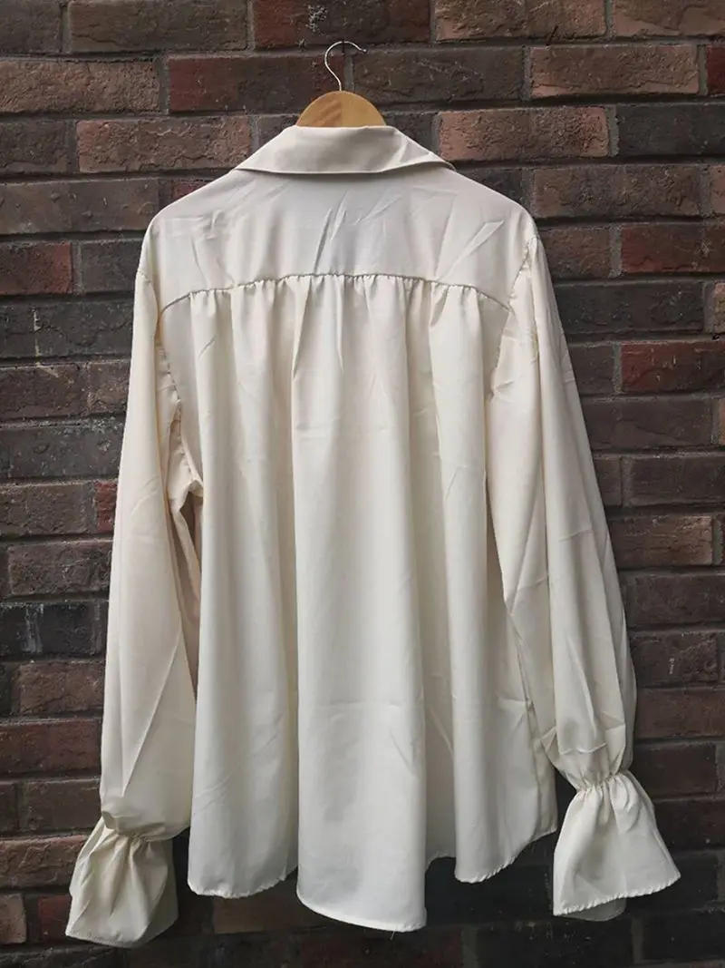 Description Picture 4 of itemEuropean And American Style Men's Lapel Long Sleeved Loose Fitting Shirt, Fashionable Retro Collar Flower Trend Lining Shirt