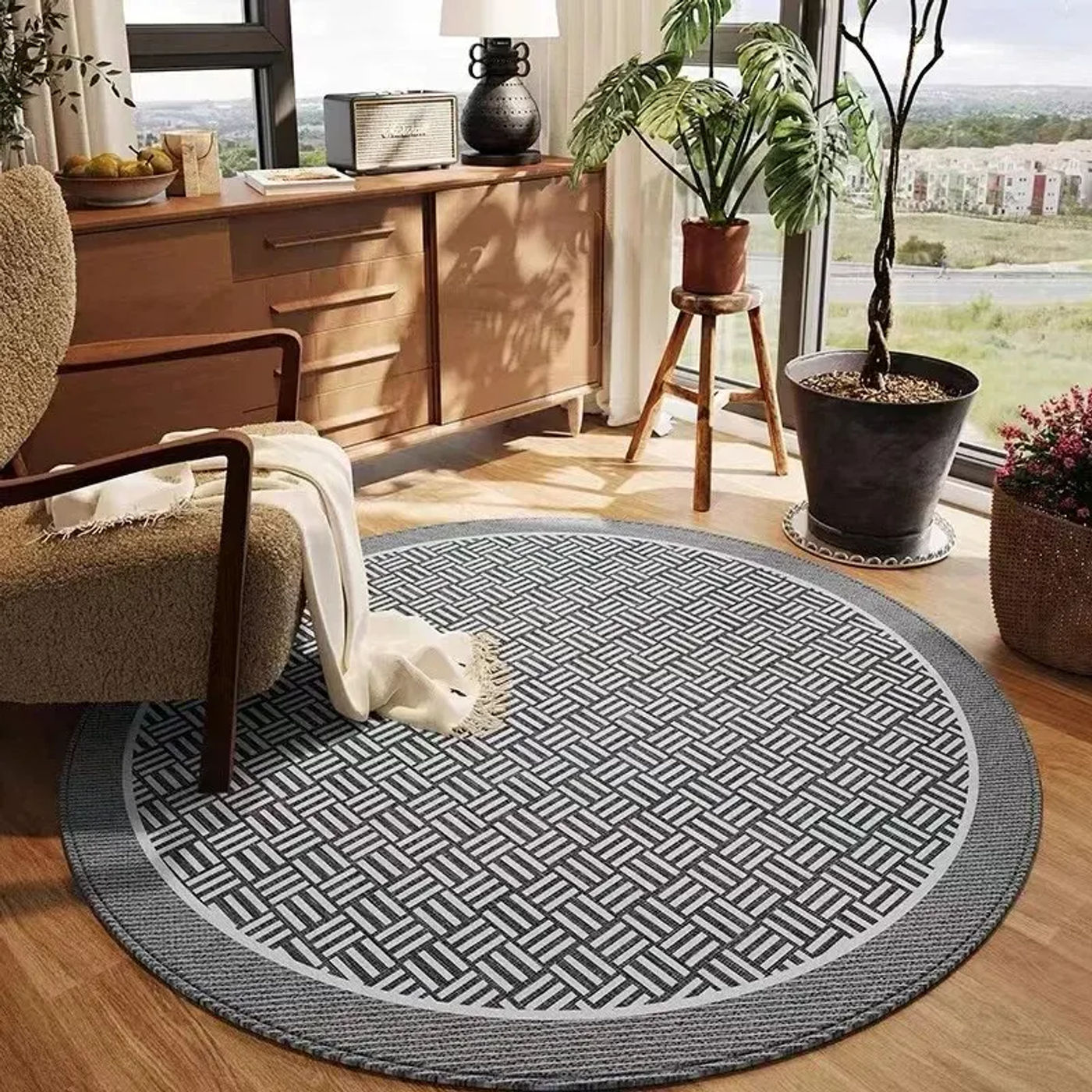 Description Picture 4 of itemVIKAMA French Light Luxury Round Crystal Velvet Carpet Living Room Ssofa Bedroom Tea Table Blanket Study Rocking Chair Floor Mat