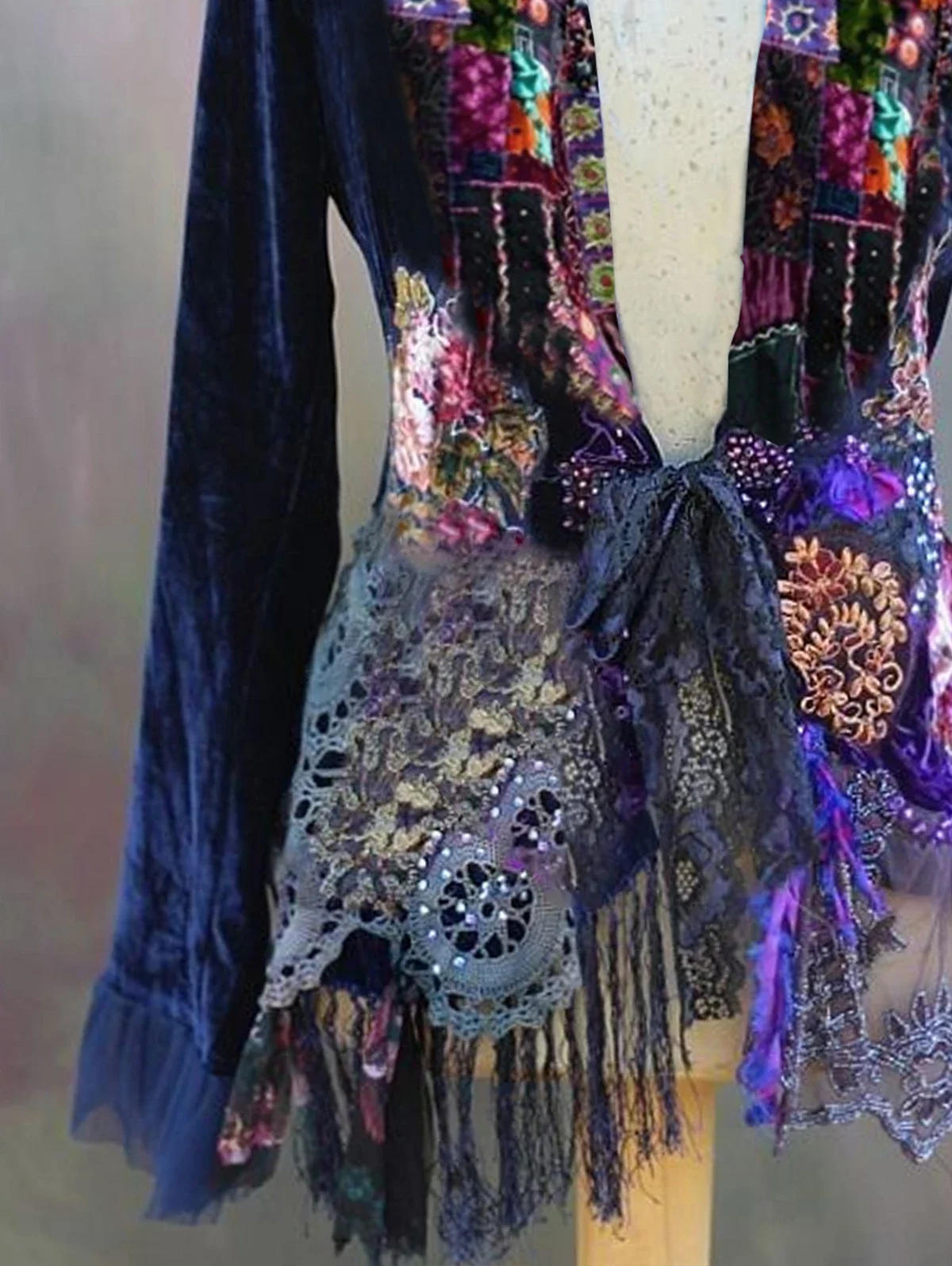 Description Picture 5 of itemWomen's Velvet Jacket 2025 Contrast Chic Buttons Vintage Patchwork Guipure Lace Bowknot Asymmetric Long Sleeve Loose Top