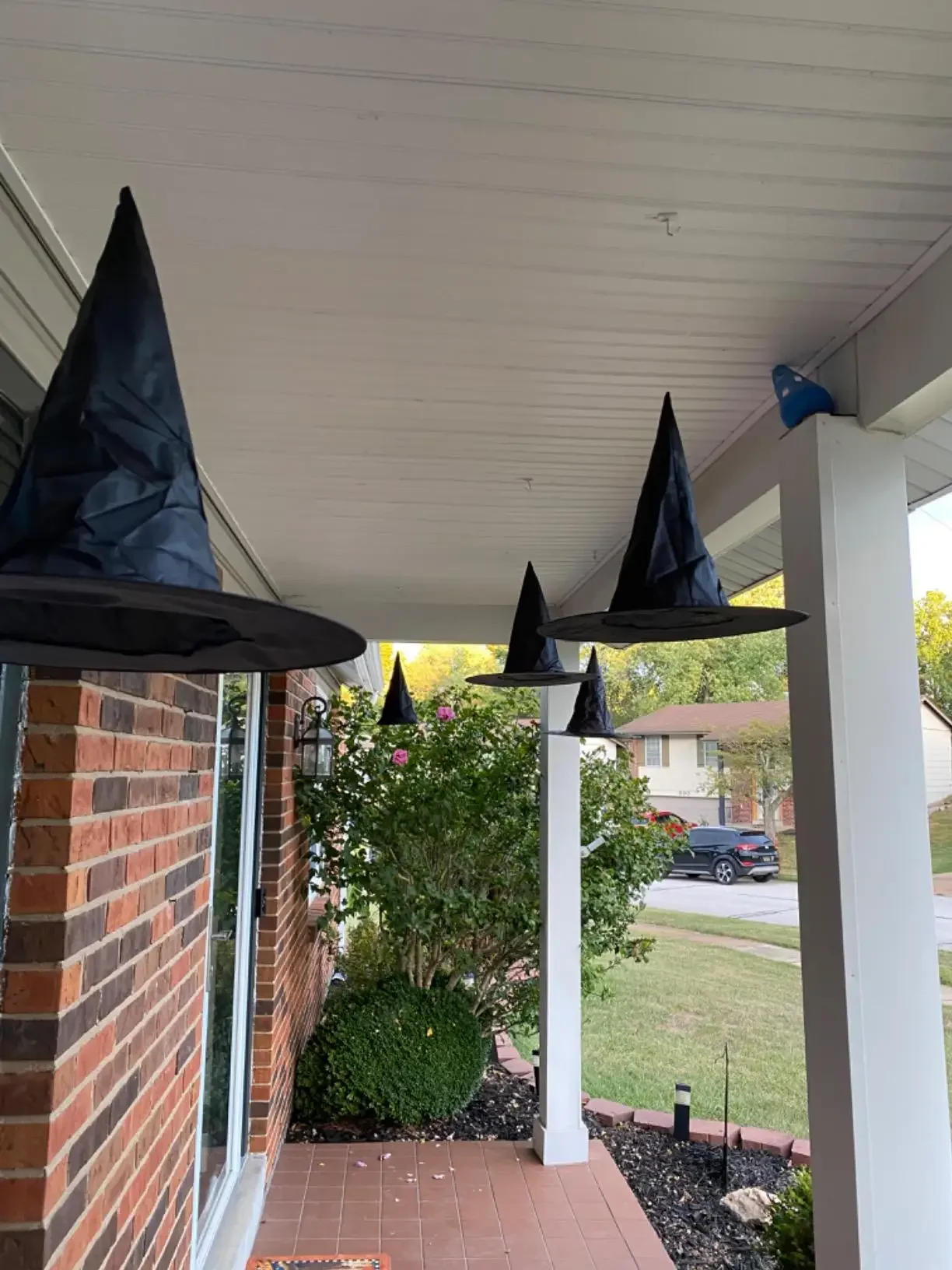 Description Picture 4 of itemClassic Black Witch Hat Durable Reusable Witch Hat Stylish Halloween Witch Hat for Masquerade Party Cosplay Wide Brimmed Black
