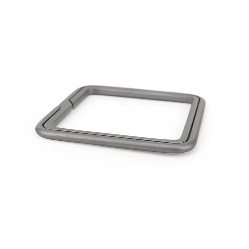 Description Picture 4 of itemMultiple Styles Titanium Alloy Keyring Portable Keychain Buckle Accessories Outdoor EDC Tool