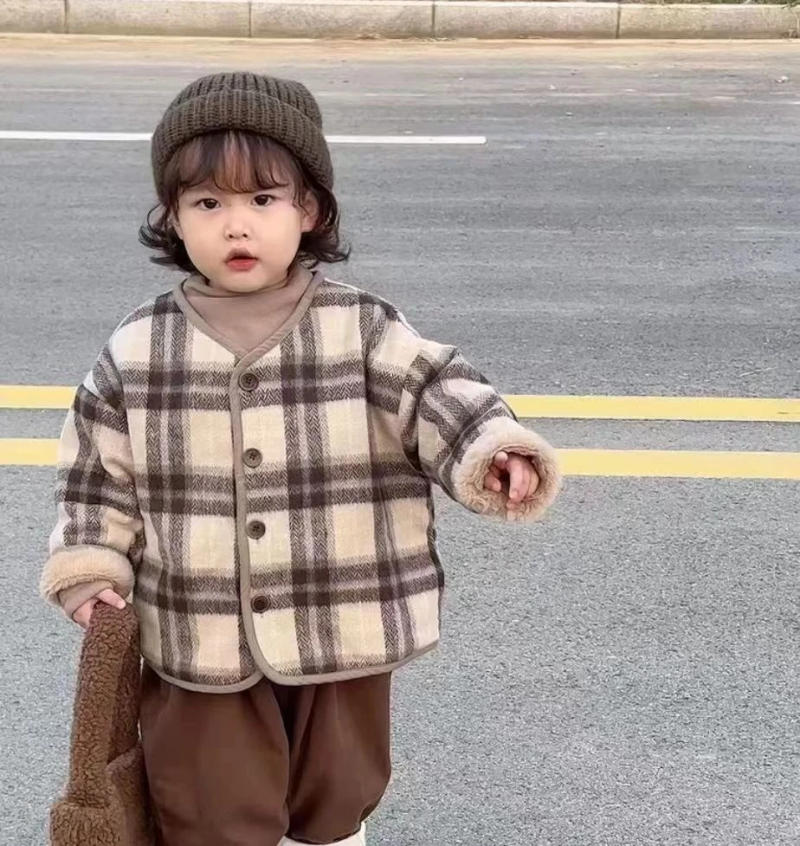 Description Picture 4 of itemWoolen Plaid Children's Plush Coat Korean Version Autumn and Winter New Boys' and Girls' Coats Loose Baby Cotton Padded Clothes