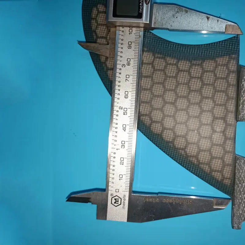 Description Picture 4 of itemBiLong FCS II Plug GX Small Side Fin Two Pieces Suitable for 2+1 Longboard Surfing Wake Surfboard Tail Fin Fiberglass Material