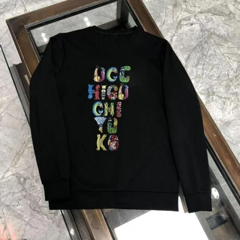 Description Picture 6 of item25. High-quality new autumn and winter hoodies are fashionable, casual and loose. Couples can wear pullover hoodies