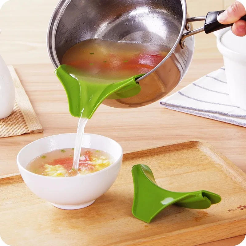 Description Picture 2 of itemCreative Silicone Liquid Funnel Anti-spill Slip on Pour Soup Spout Funnel for Pots Pans and Bowls and Jars Kitchen Gadget Tools