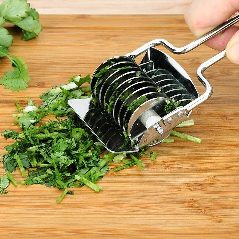 Description Picture 6 of itemStainless Steel Dough Lattice Roller Cutter Manual Multifunctional Noodle ShallotGarlic Roller Cutter Pizza Slicer Baking Tool