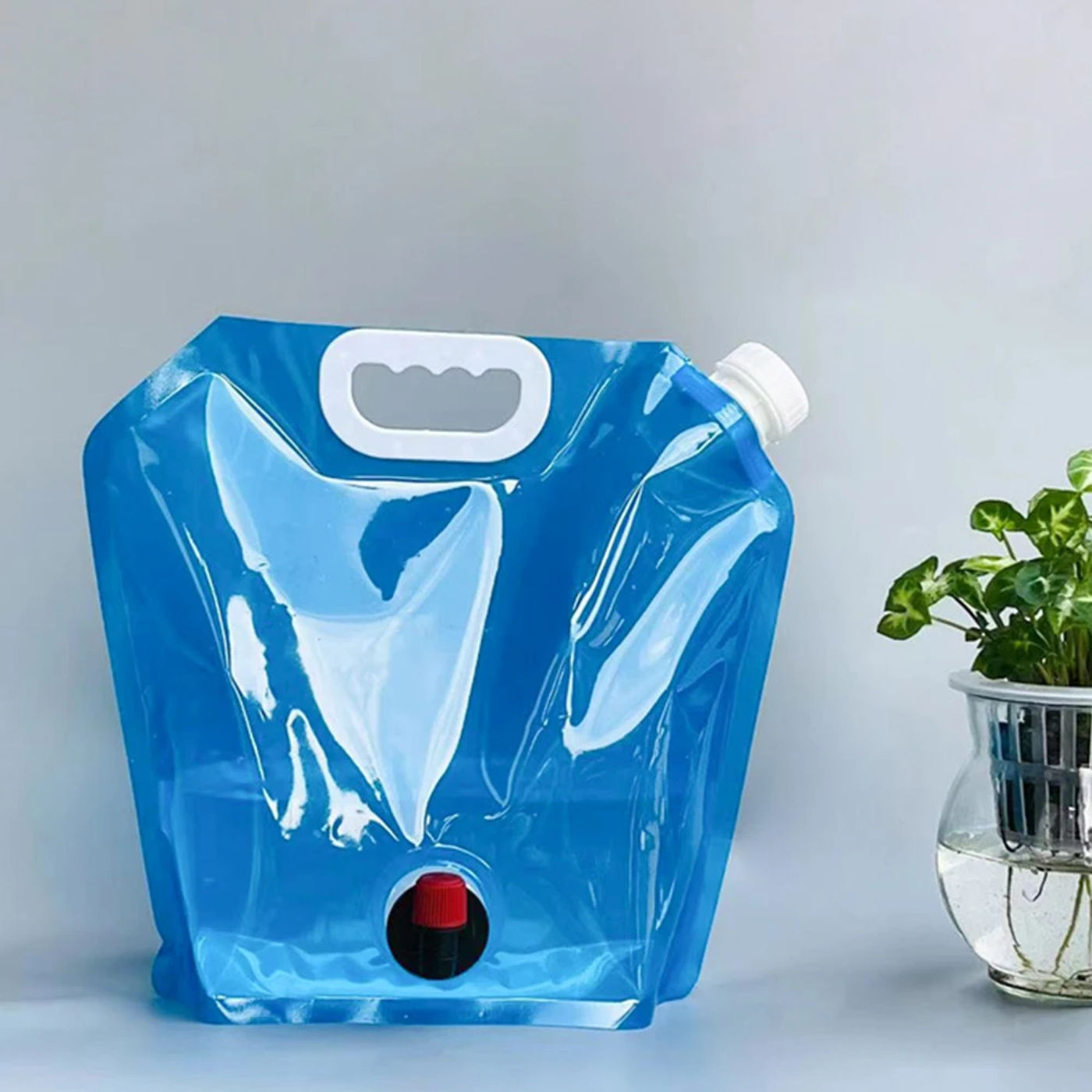 Description Picture 6 of item5L/10L Camping Water Bag Portable Outdoor Travel Multipurpose Collapsible Pouch No Leakage with Faucet Camping Supplies