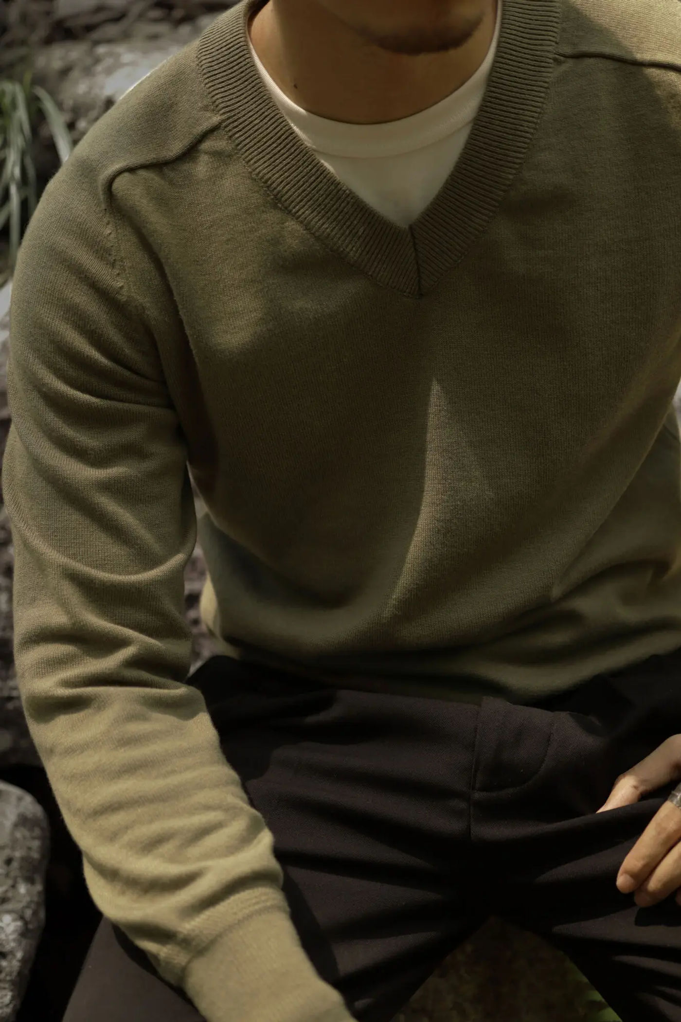 Description Picture 6 of itemMen's Knitted Sweater Wool V-neck Autumn Winter Vintage Pullover Gentlemen Elegant Clothes for Male