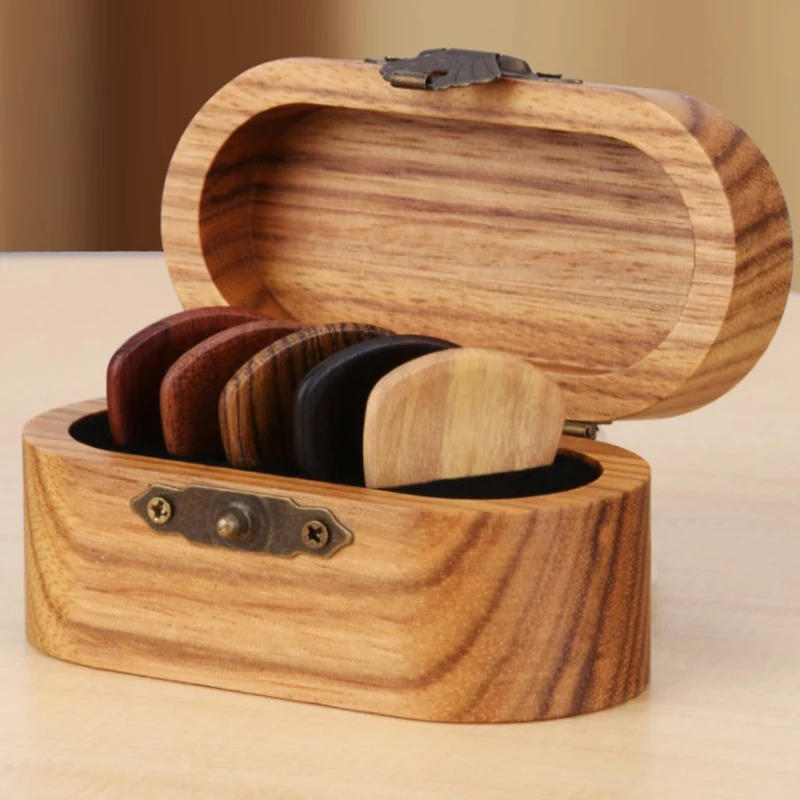 Description Picture 3 of item1Pcs Wooden Acoustic Guitar Picks Bass Ukulele Plectrum Hearted Shape Picks Electric Guitar Picks Can Be Drillable Pendant Gift