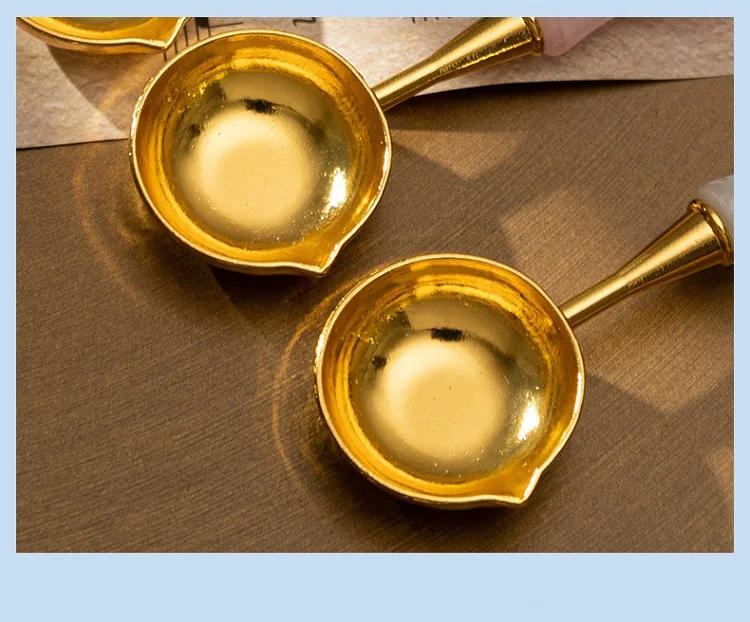 Description Picture 3 of itemCrystal Bubble and Wood Handle Spoon Embossed Supplies Envelope Decoration for Packaging Scrapbooking Seal Wax Stamp Set SB027