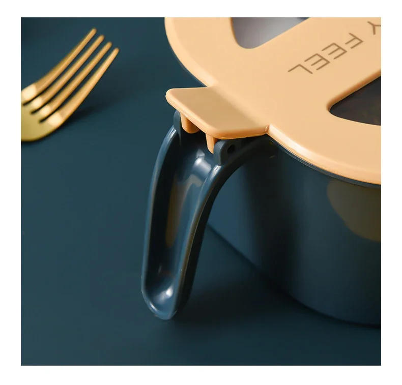 Description Picture 4 of itemPlastic Four - style Materials Seasoning Pot with A Cover, Kitchen Multi - style Materials Box with Spoon Set, Salt Pot