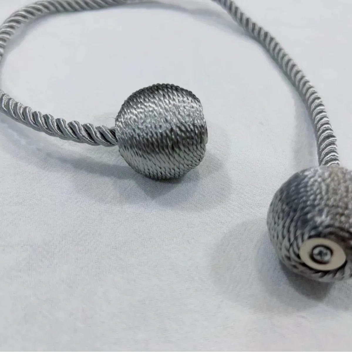 Description Picture 4 of item2PCS Magnetic Curtain Tieback Delicate Holders Tie Back Buckle Clips Hanging Ball Decor Accessories