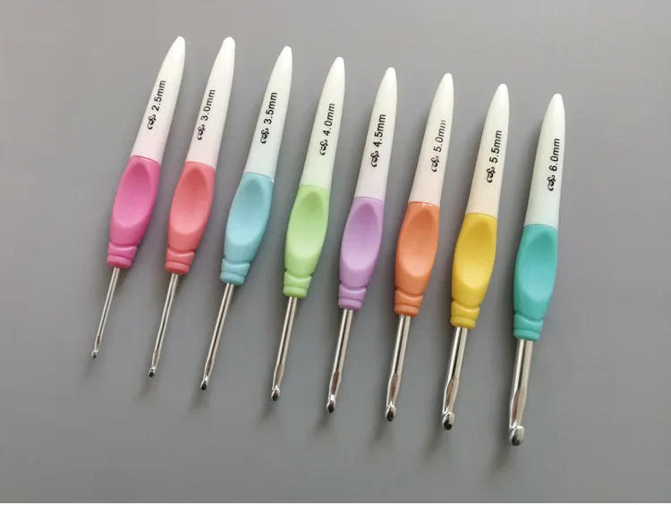Description Picture 2 of itemCrochet Hook Mix Size Crochets Soft Handle DIY Knitting Needles Sets Sewing Tool Accessories