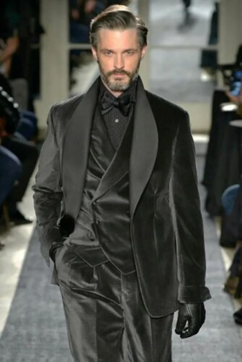 Description Picture 4 of itemGentleman Black Velvet Men Suit Tailor-Made 3 Pieces Wedding Coat Pants Vest Groomsmen Formal Prom Tailored Set