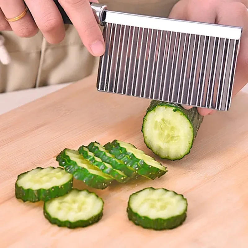 Description Picture 3 of itemStainless Steel Potato Chip Wavy Cutter Dough Vegetable Fruit Crinkle Wavy Knife Chopper Cutter French Fry Maker Kitchen Gadgets