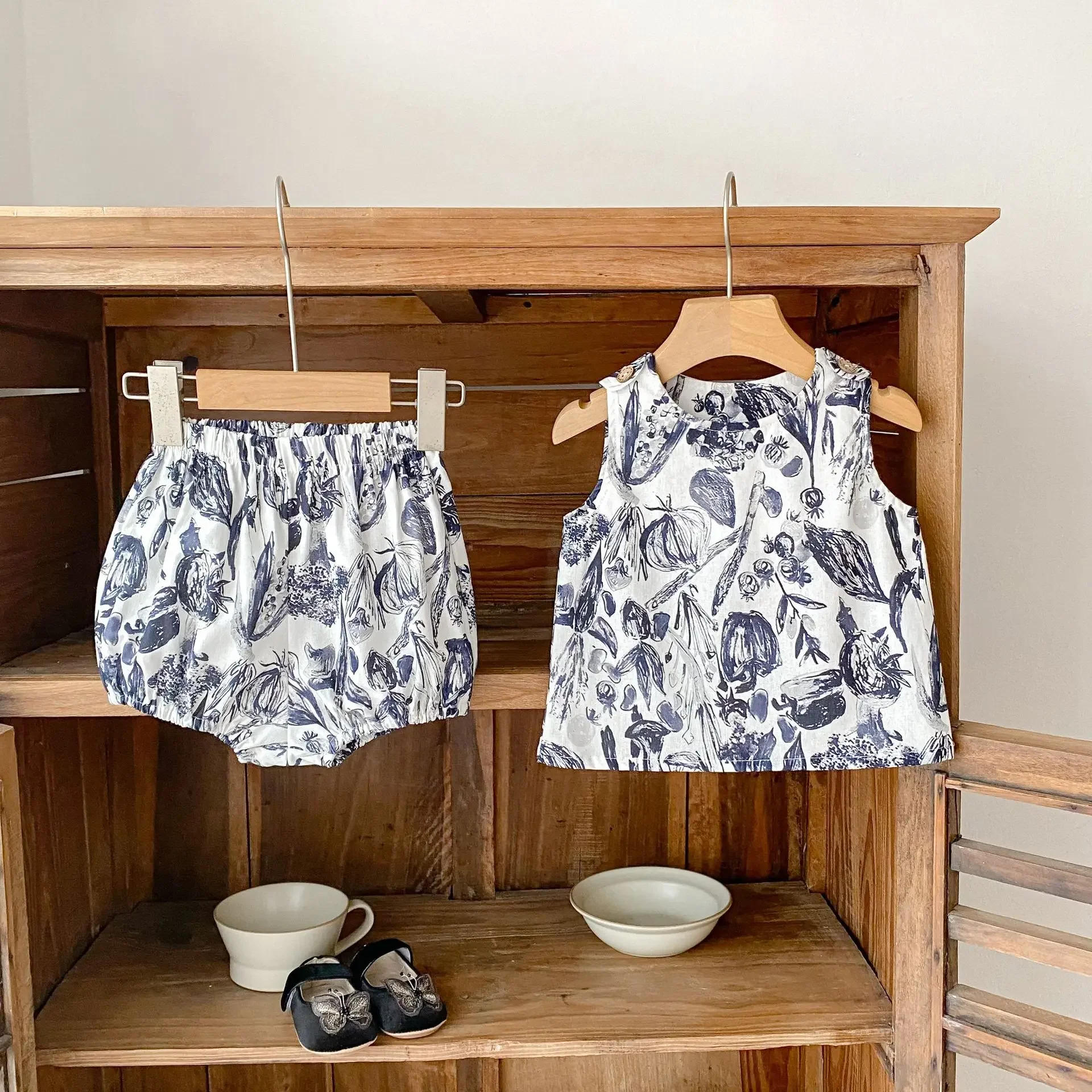 Description Picture 3 of itemChildren's Summer Set 2025 New Item for Young Girls' Baby Clothes, Pure Cotton Printed Top+bread Pants 2-piece Set