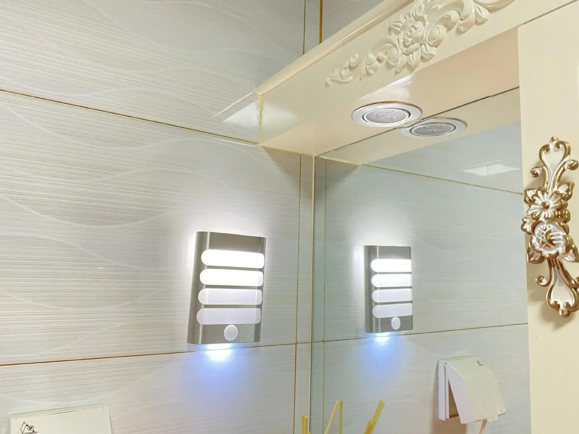 Description Picture 6 of itemEuropean-style Simple Led Human Body Induction Wall Lamp Indoor Bedside Wall Lamp Night Feeding Lamp USB Charging Night Light