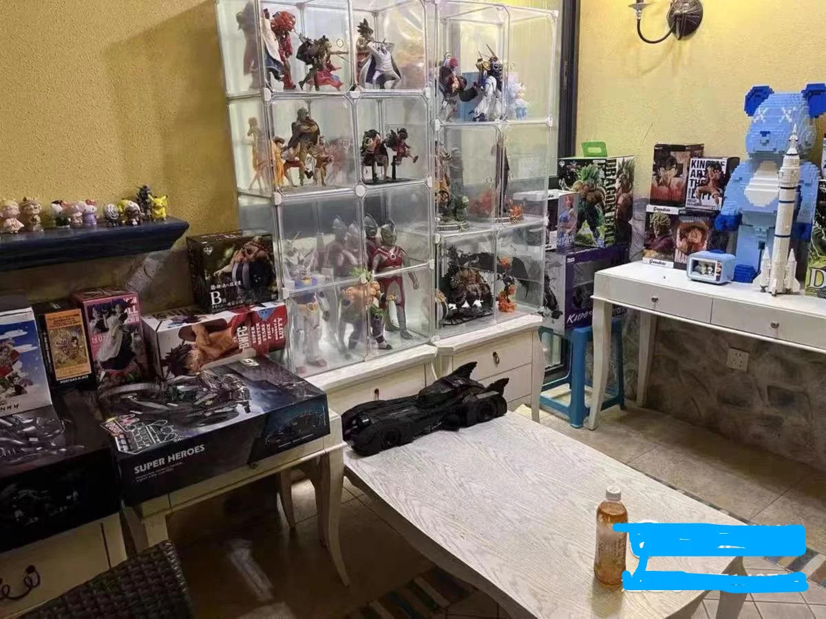 Description Picture 3 of itemHand-Made  Display Cabinet Storage Box Imitation  Glass Transparent Ornaments Model Toy Display Display Shelf